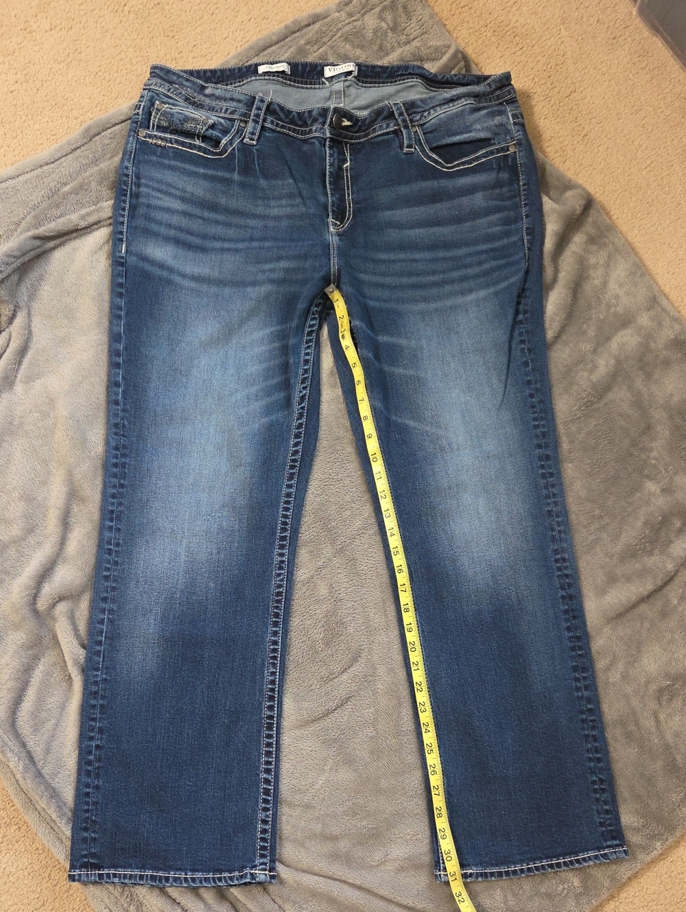 Vigoss Blue Straight Leg Jeans Size 22 With A 31 Inch Inseam